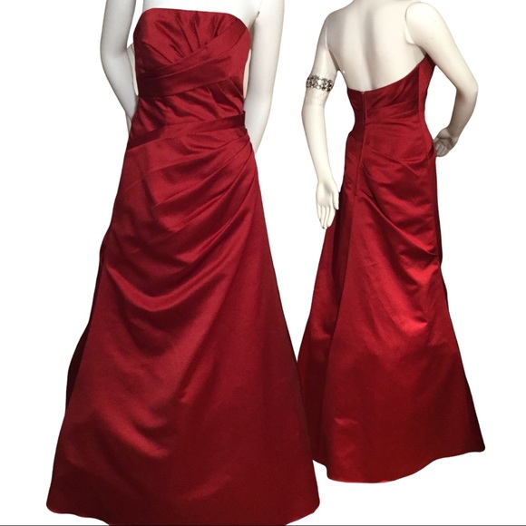 Andrew Adela Red Satin Formal Bridesmaid / Prom / Party Size 6 - Picture 1 of 9